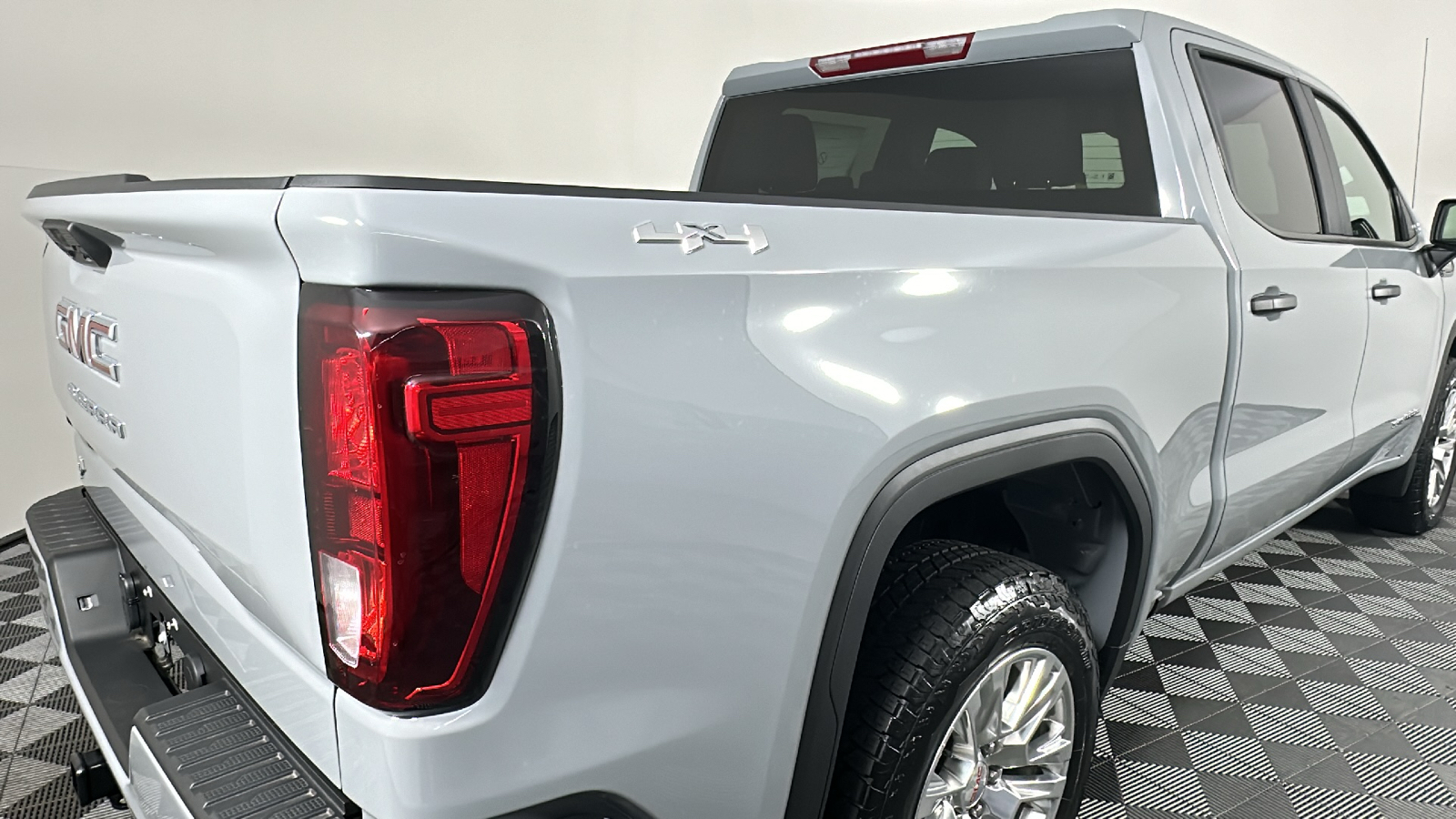 2024 GMC Sierra 1500 Pro 19