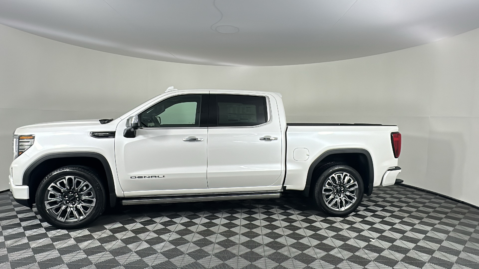 2024 GMC Sierra 1500 Denali Ultimate 9