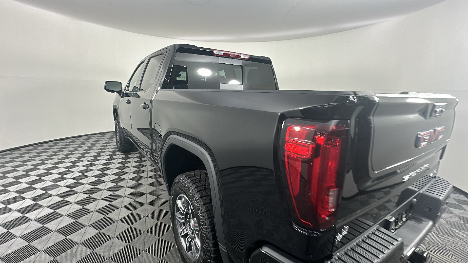 2024 GMC Sierra 1500 AT4 11