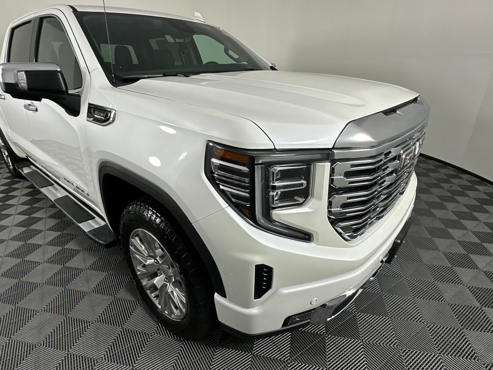 2024 GMC Sierra 1500 Denali 2