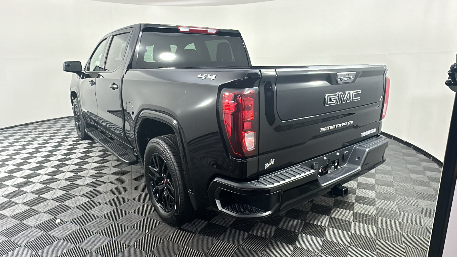 2024 GMC Sierra 1500 Elevation 11