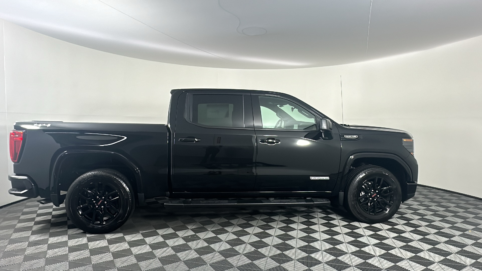 2024 GMC Sierra 1500 Elevation 22