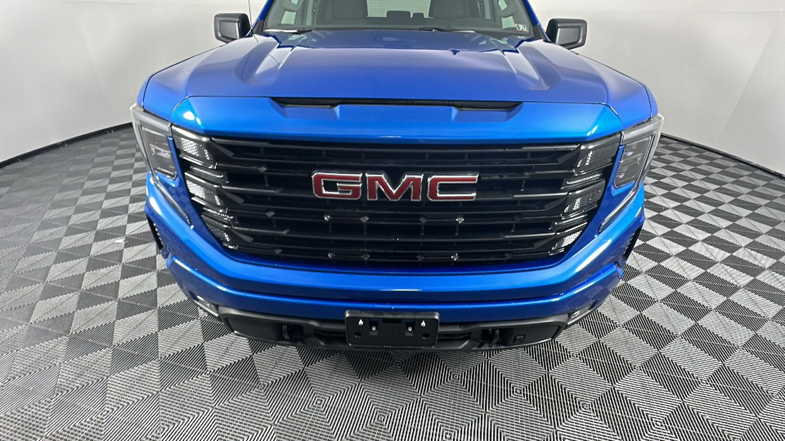 2024 GMC Sierra 1500 Elevation 3