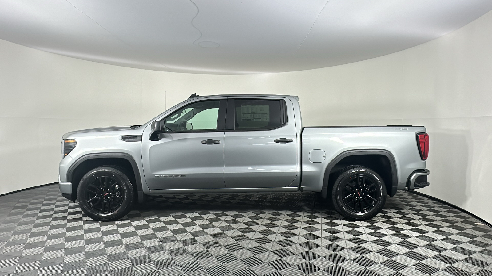 2024 GMC Sierra 1500 Pro 8