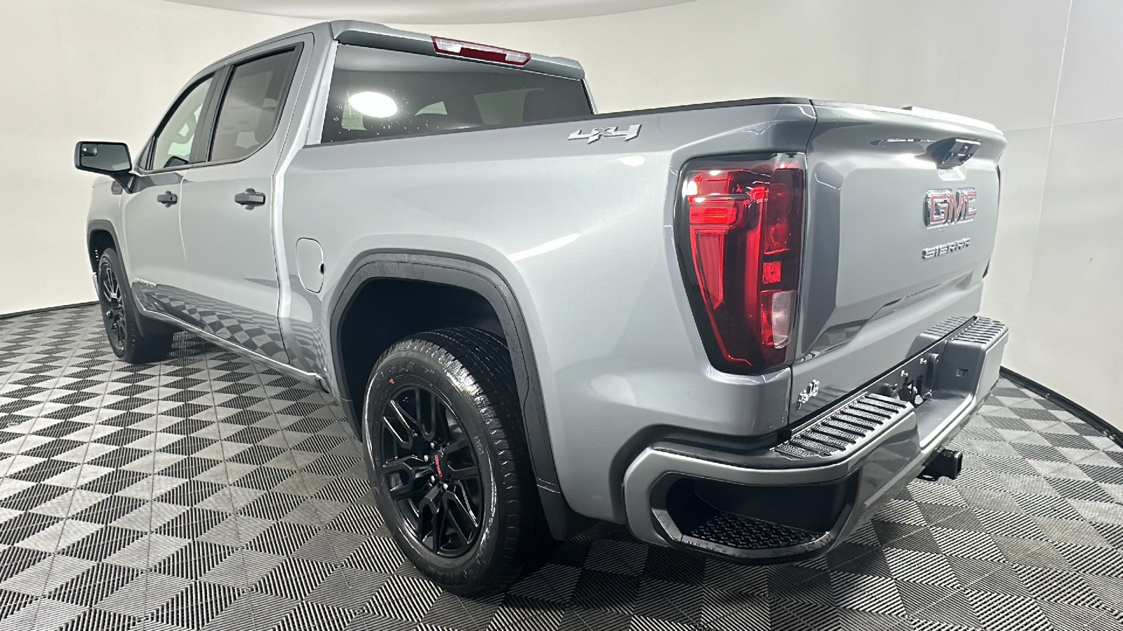 2024 GMC Sierra 1500 Pro 11