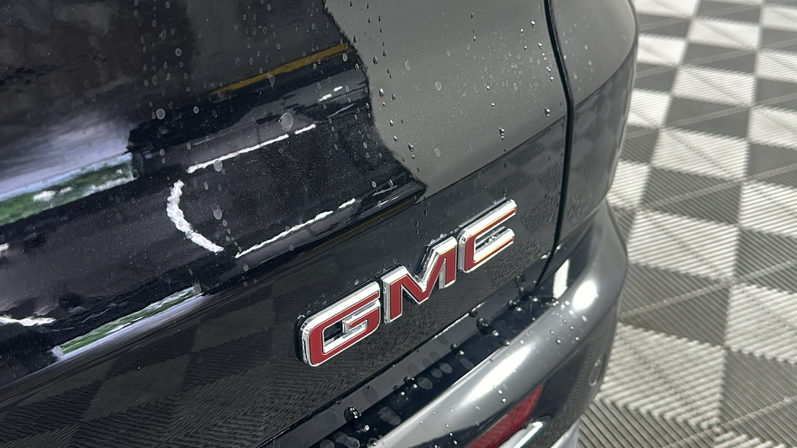 2024 GMC Acadia Denali 16