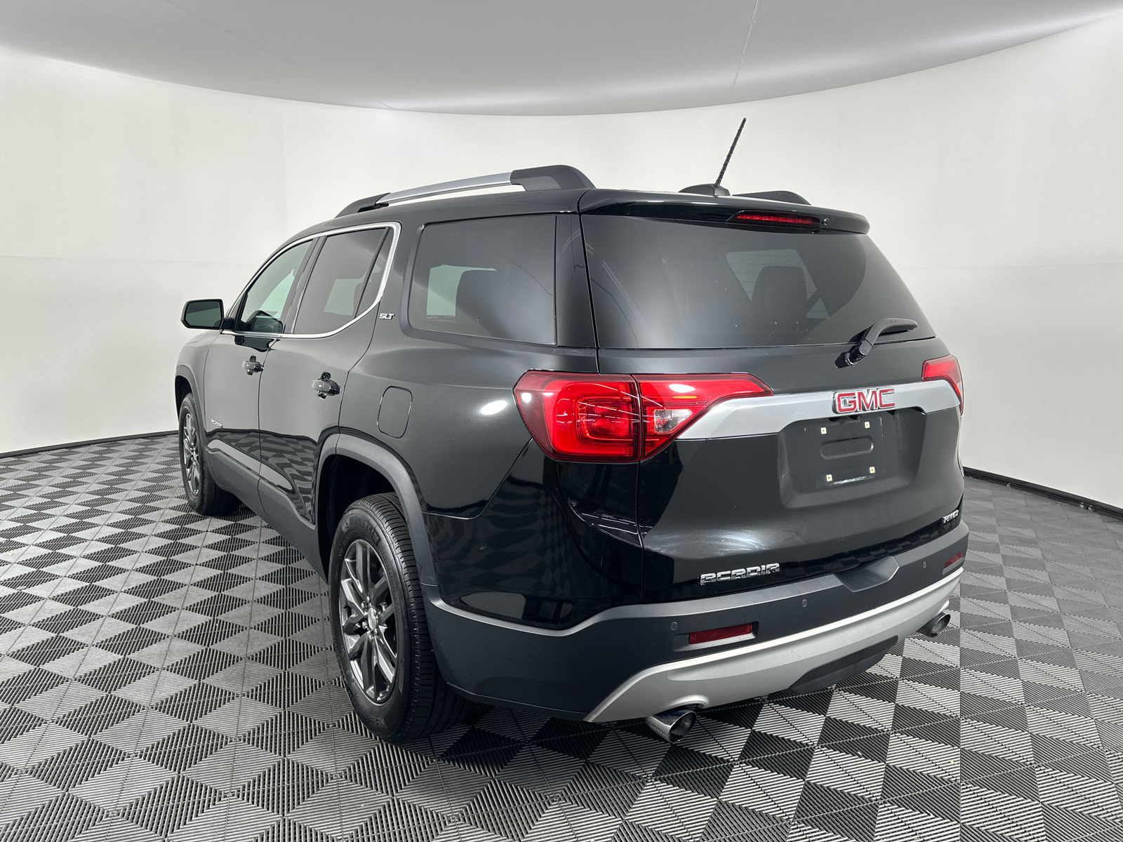 2017 GMC Acadia SLT-1 10