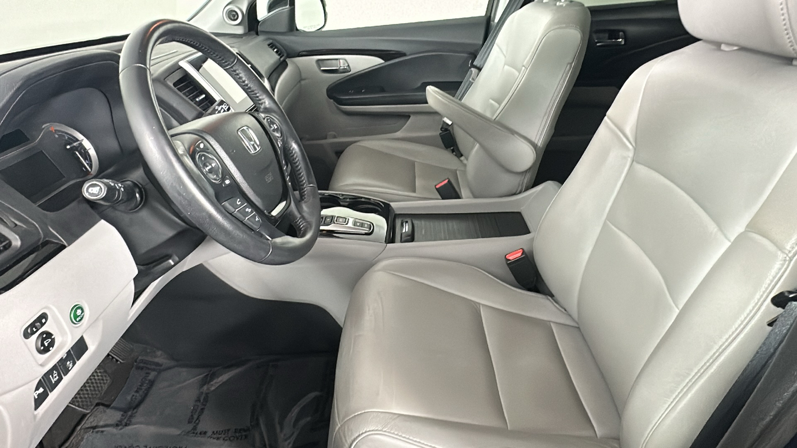 2016 Honda Pilot Touring 36