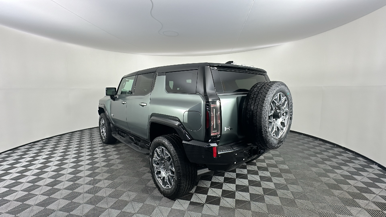 2024 GMC Hummer EV SUV 3X 11