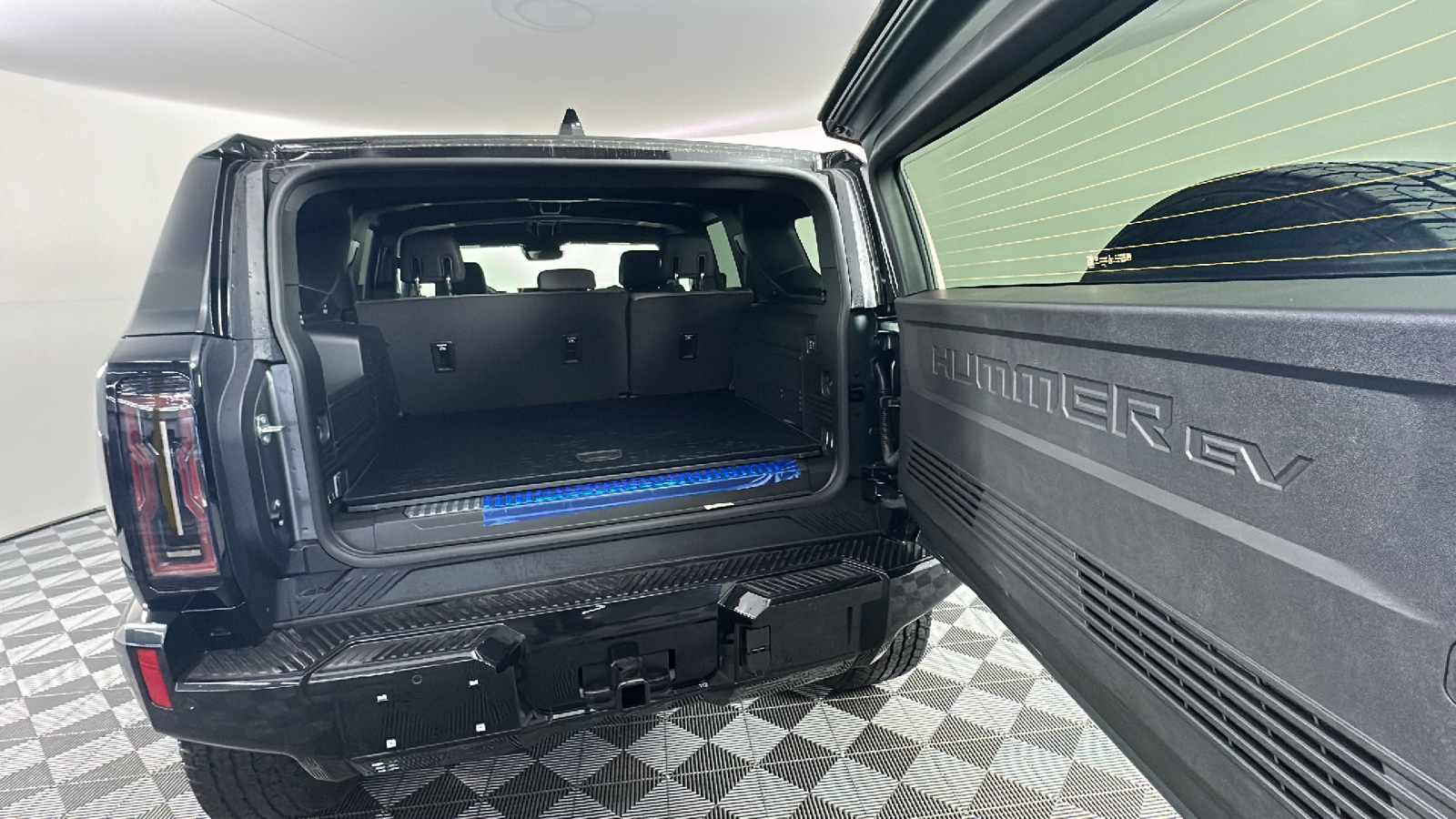 2024 GMC Hummer EV SUV 3X 19