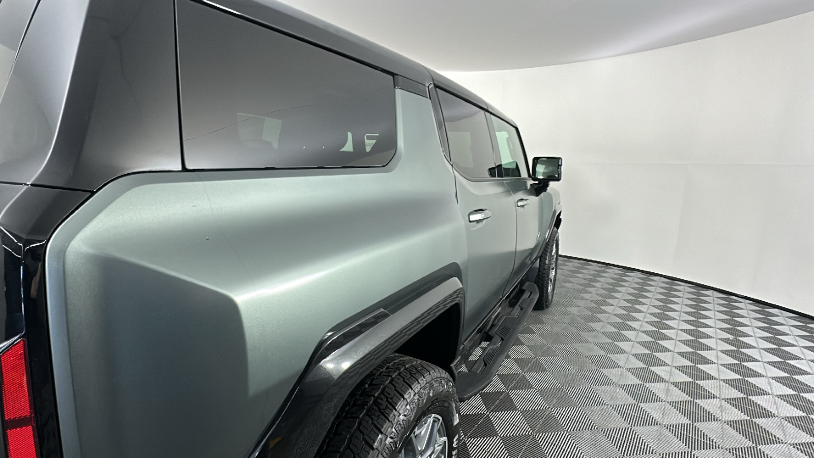 2024 GMC Hummer EV SUV 3X 23