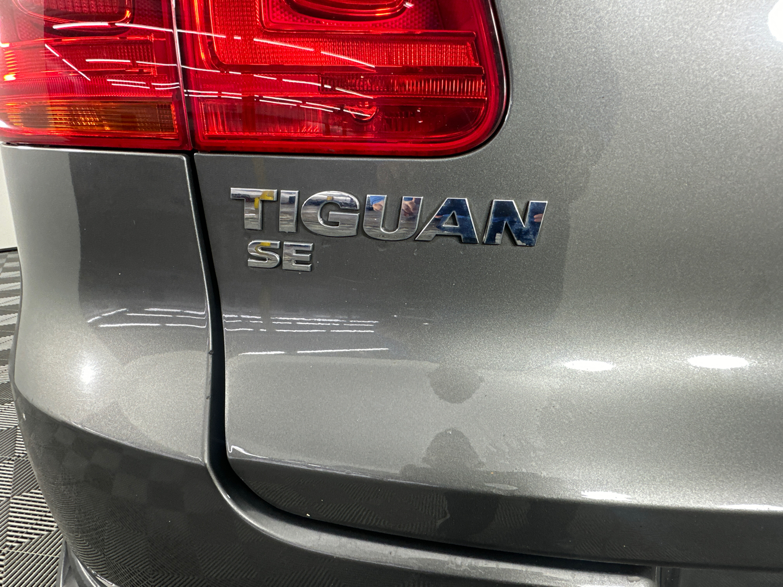 2016 Volkswagen Tiguan 2.0T S 14