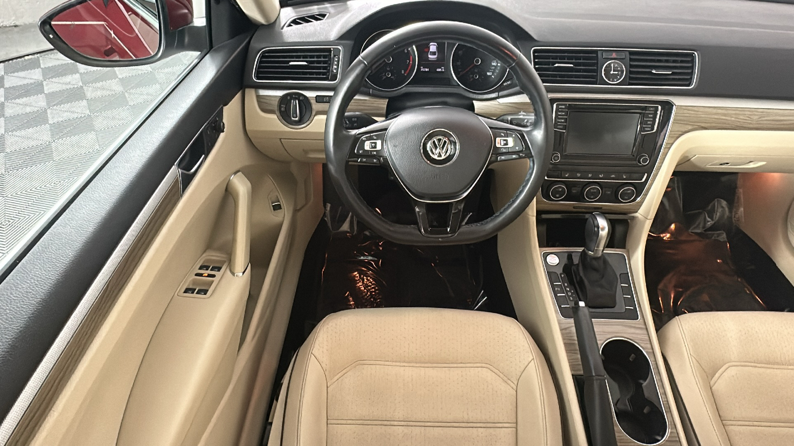 2017 Volkswagen Passat 1.8T SE 29