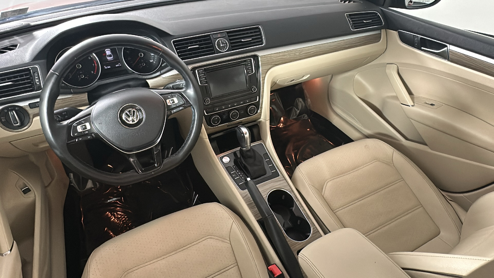 2017 Volkswagen Passat 1.8T SE 30