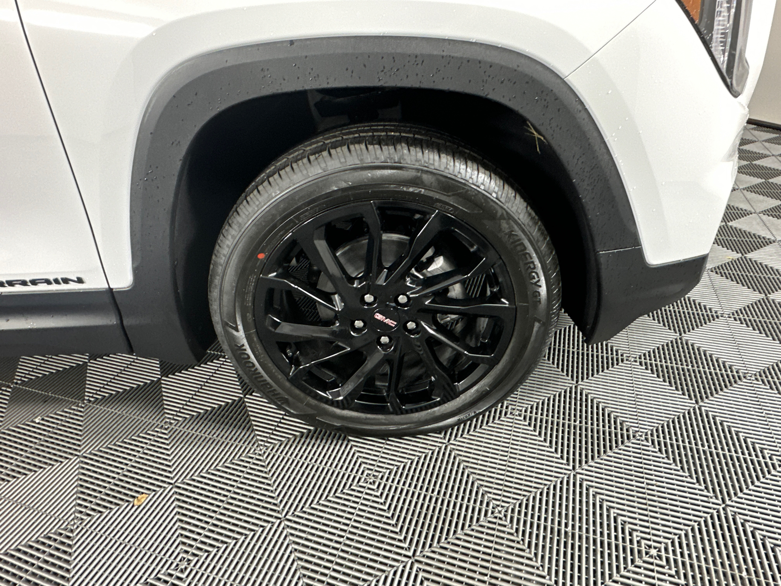 2024 GMC Terrain SLE 3