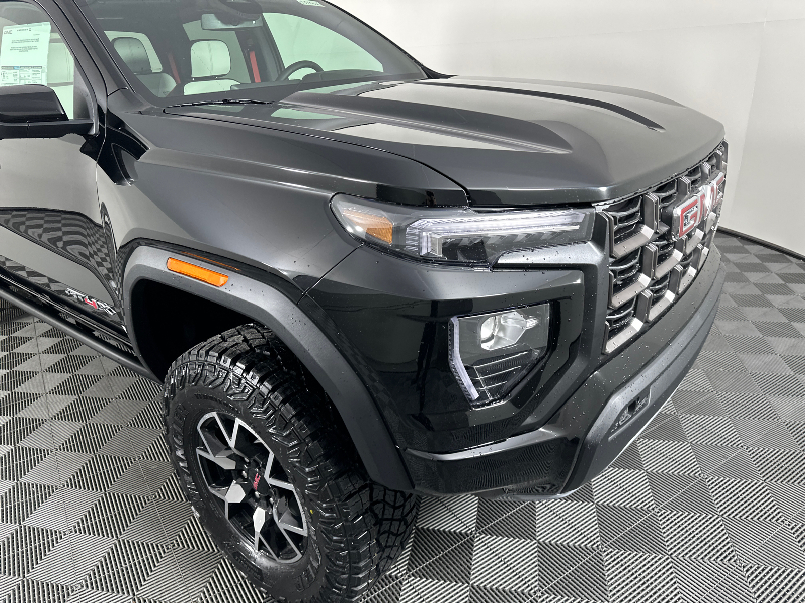 2025 GMC Canyon AT4 2