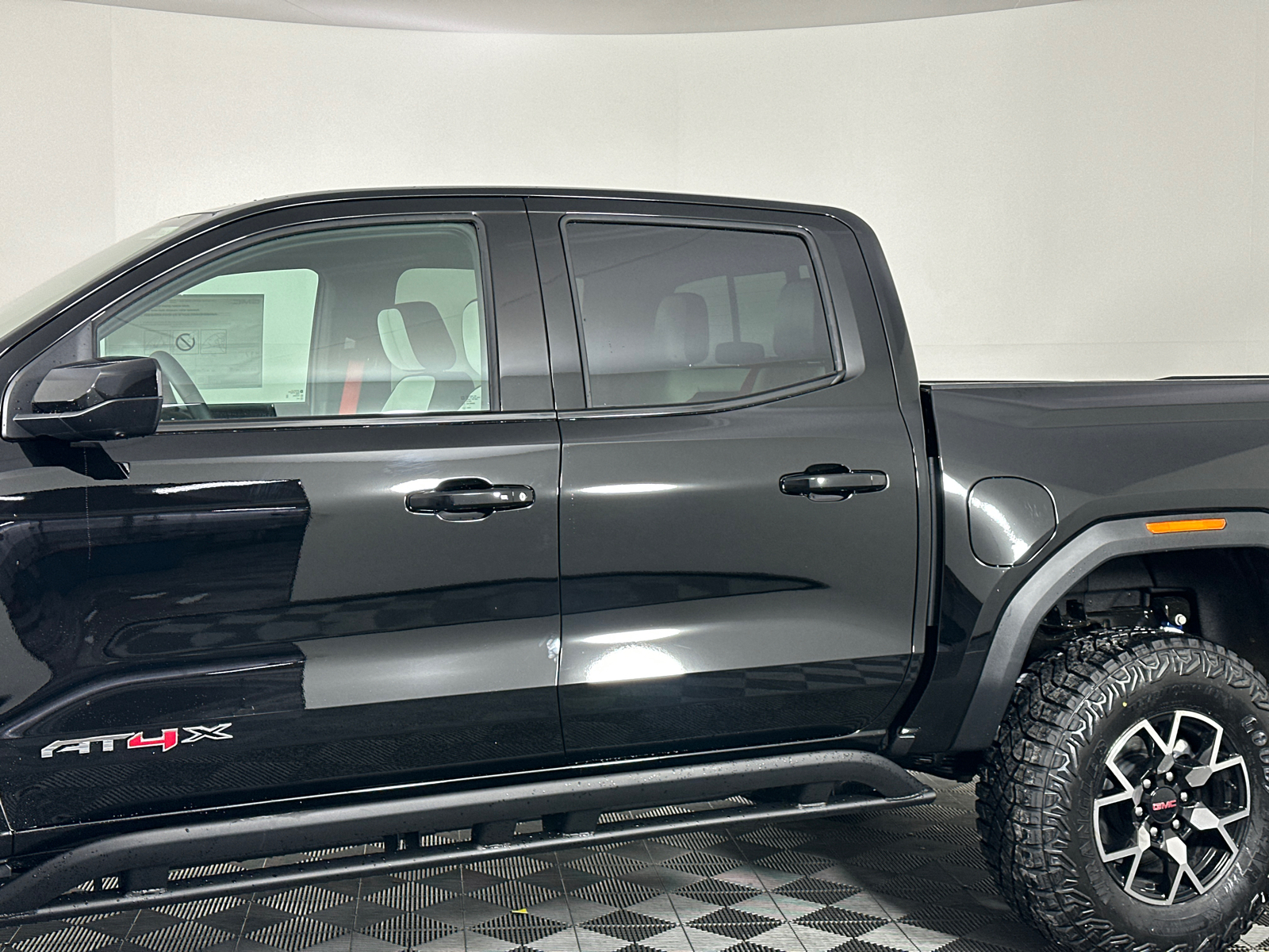 2025 GMC Canyon AT4 10