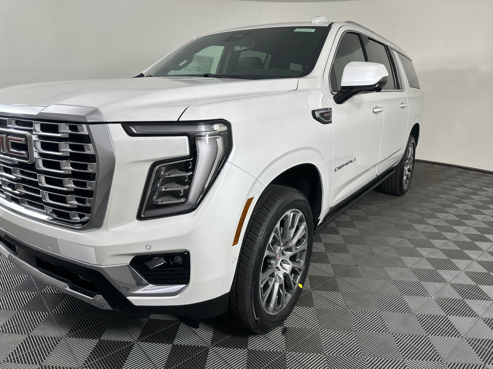 2025 GMC Yukon XL Denali 7