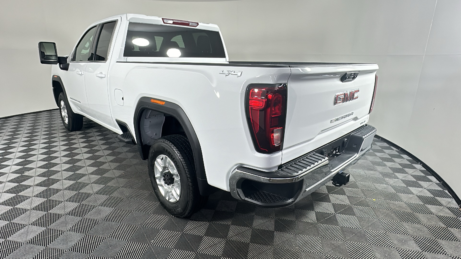 2025 GMC Sierra 2500HD SLE 11