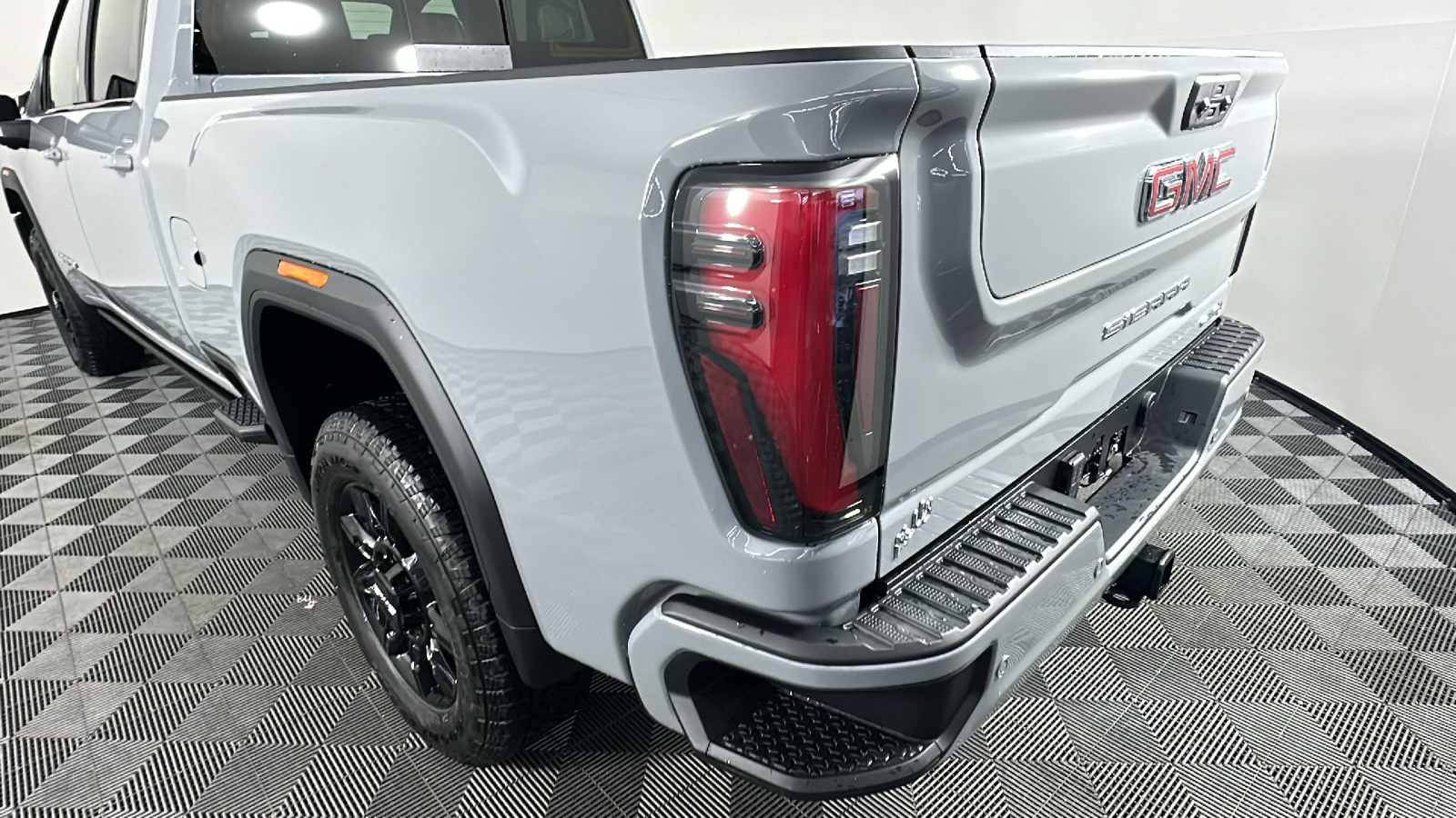 2025 GMC Sierra 2500HD AT4 13