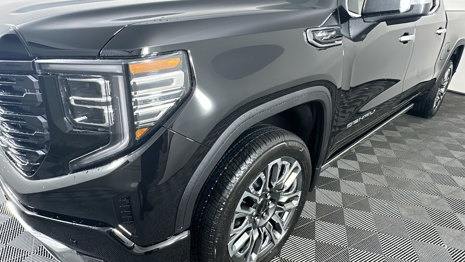 2025 GMC Sierra 1500 Denali Ultimate 7