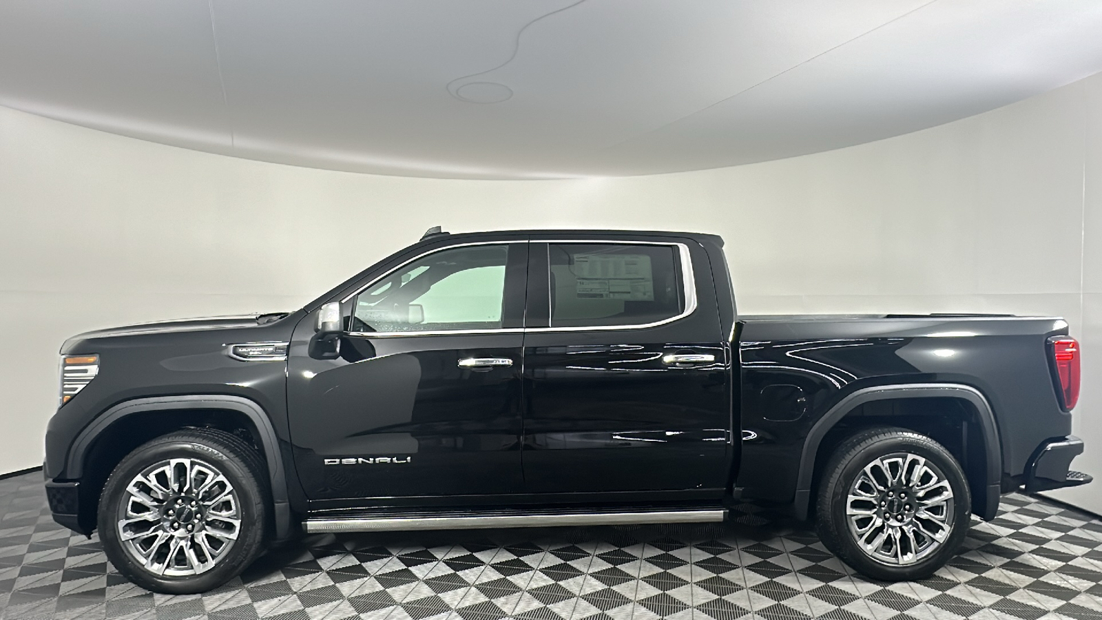 2025 GMC Sierra 1500 Denali Ultimate 9