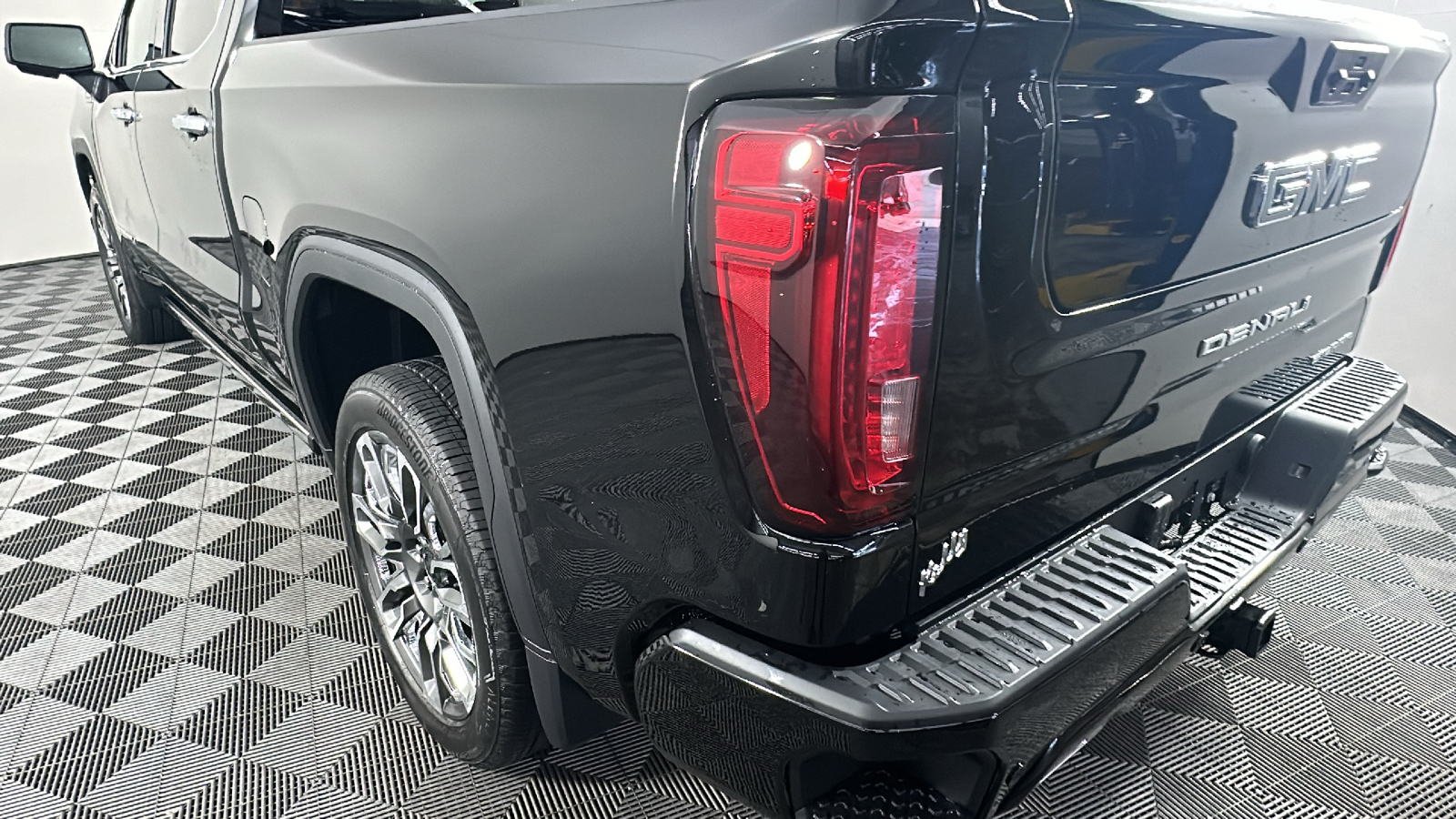 2025 GMC Sierra 1500 Denali Ultimate 12