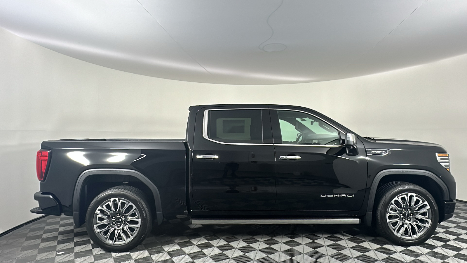 2025 GMC Sierra 1500 Denali Ultimate 24