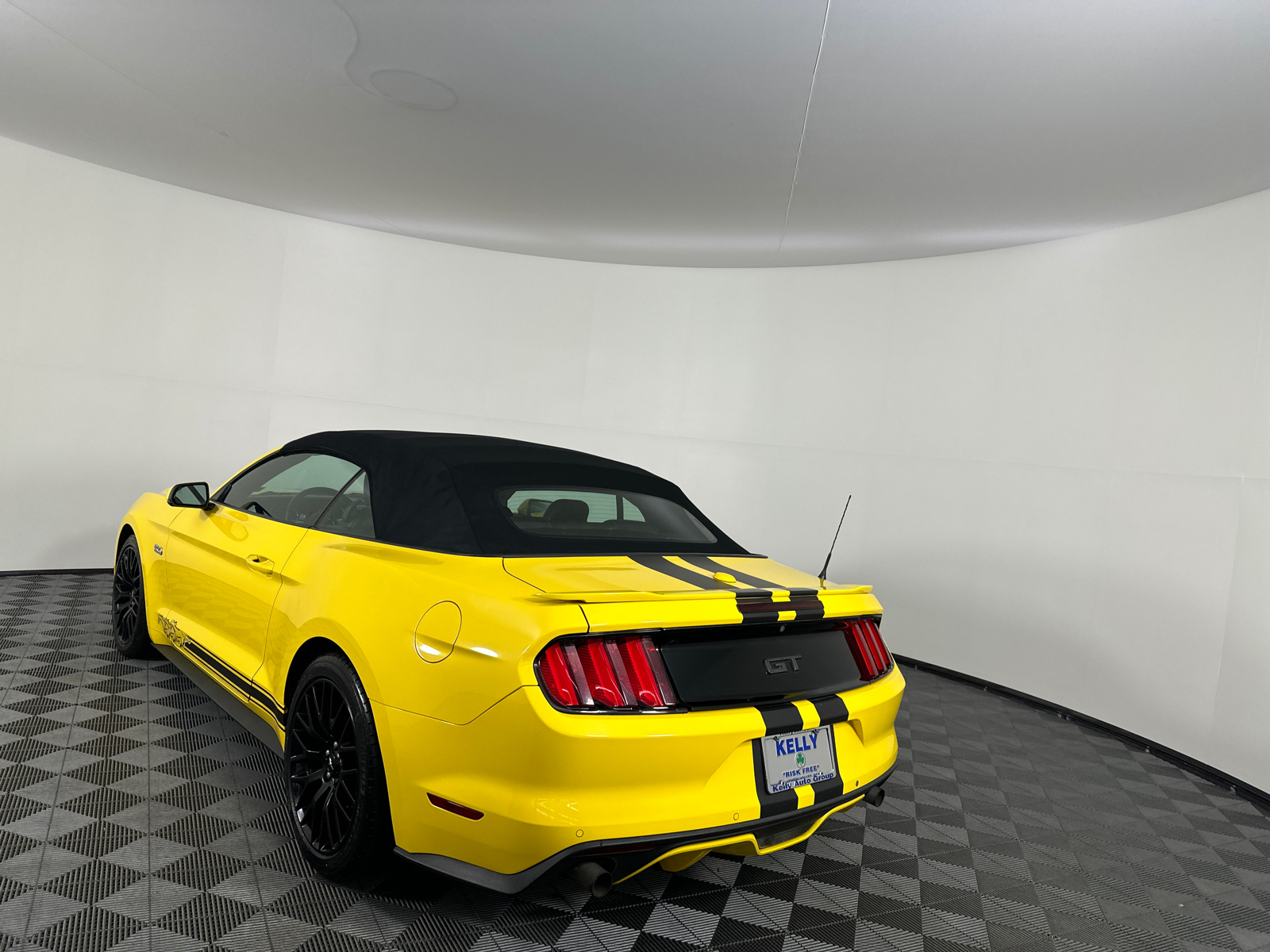 2016 Ford Mustang GT Premium 10