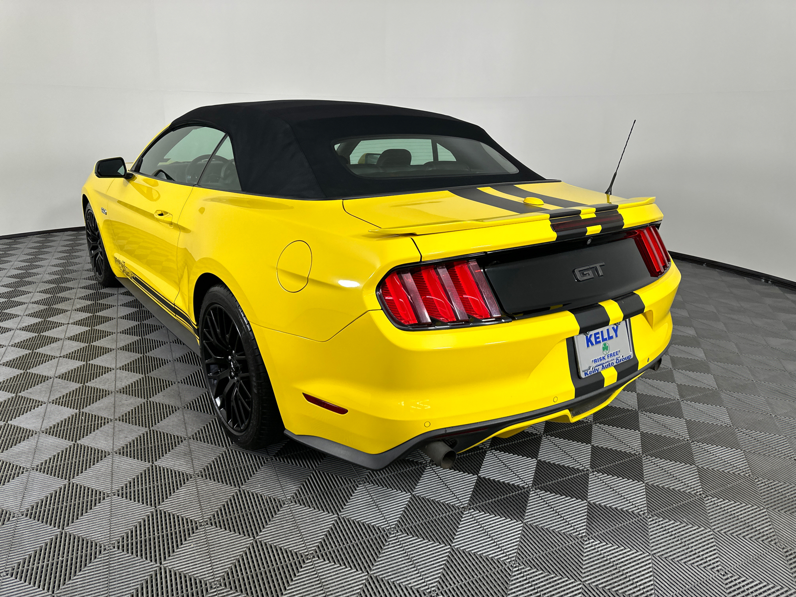 2016 Ford Mustang GT Premium 11