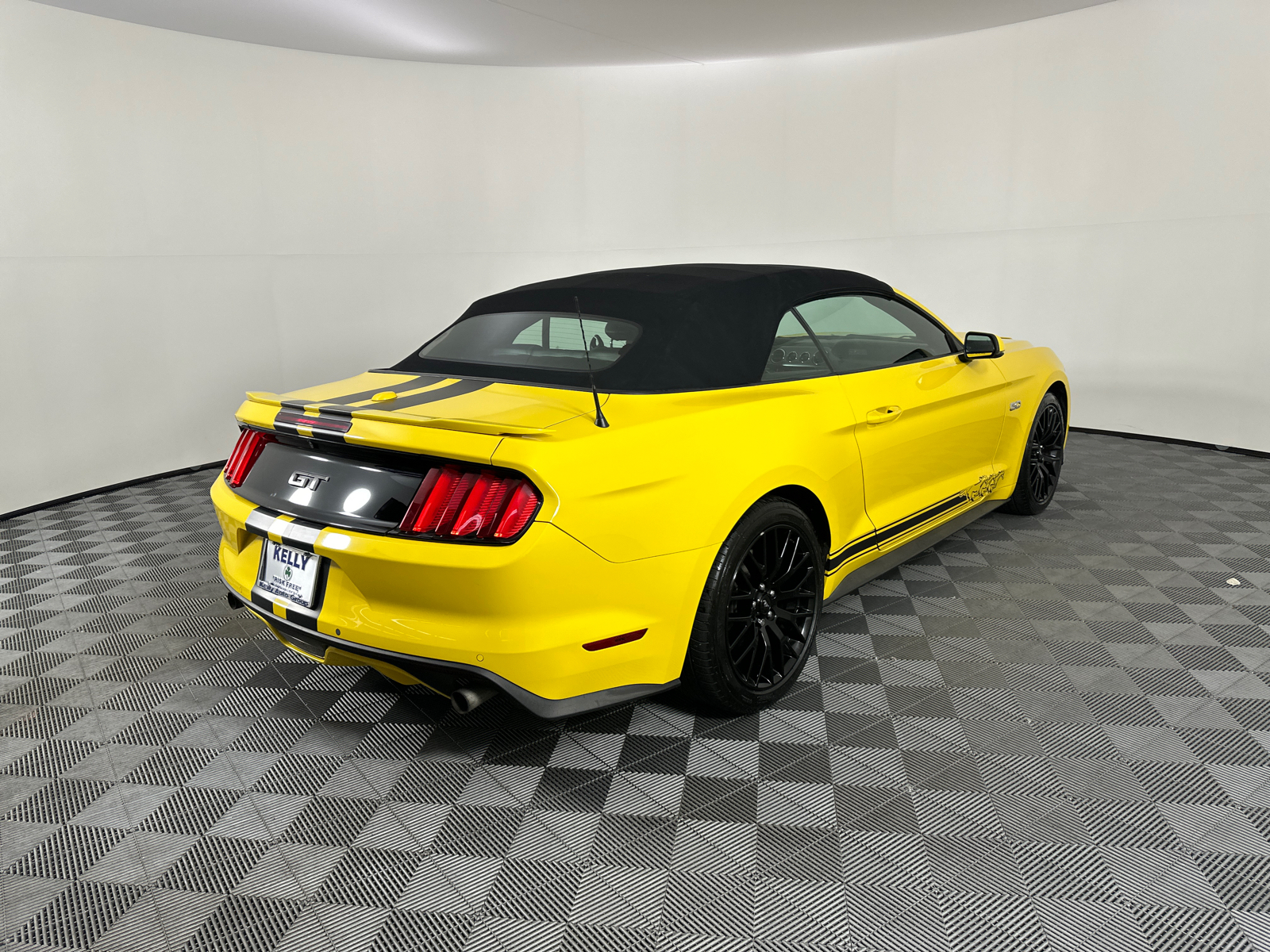 2016 Ford Mustang GT Premium 16