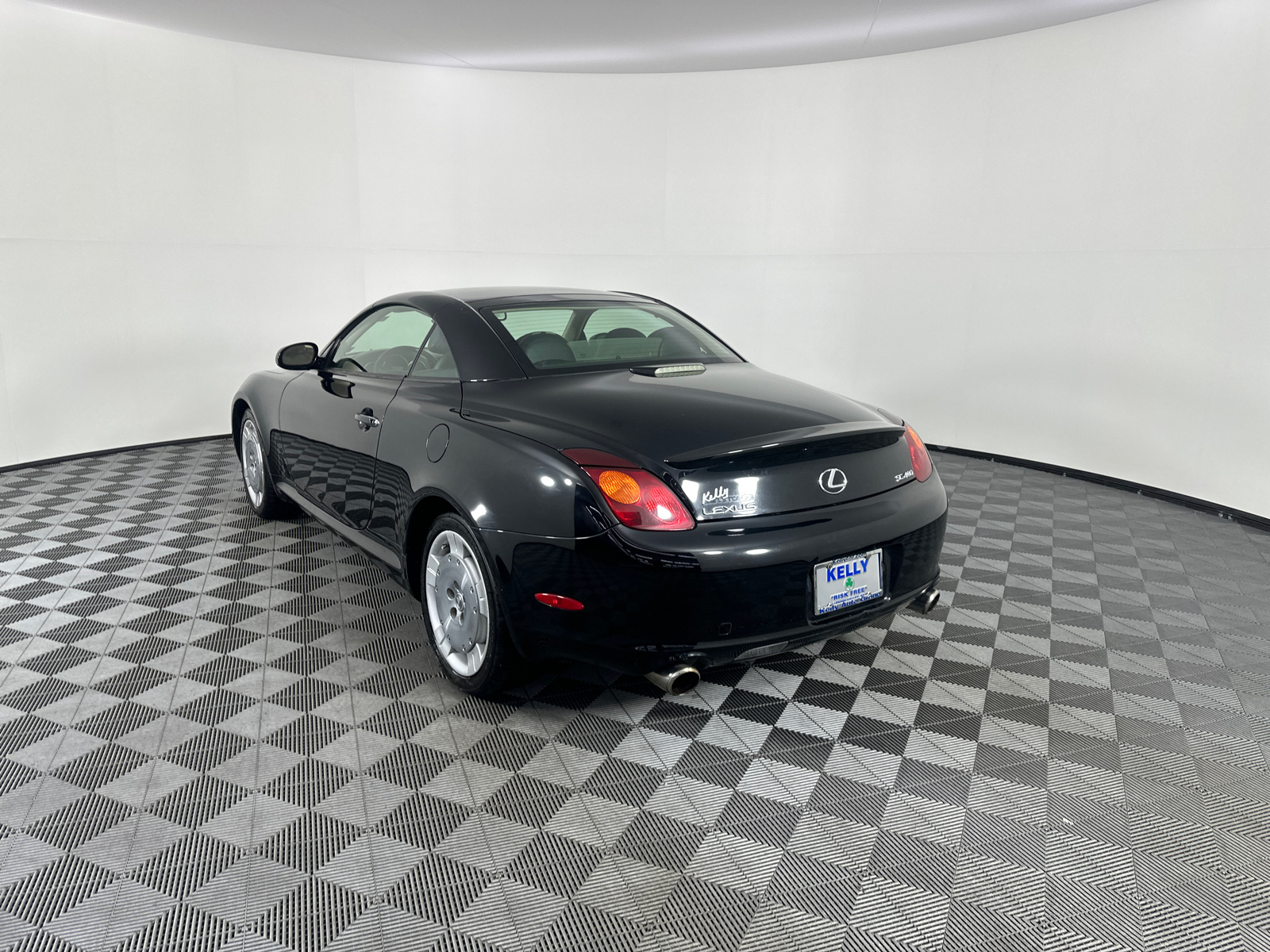 2005 Lexus SC 430 11