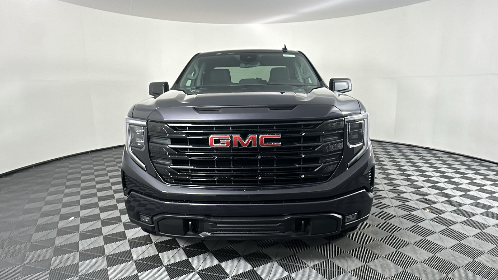 2025 GMC Sierra 1500 Elevation 4