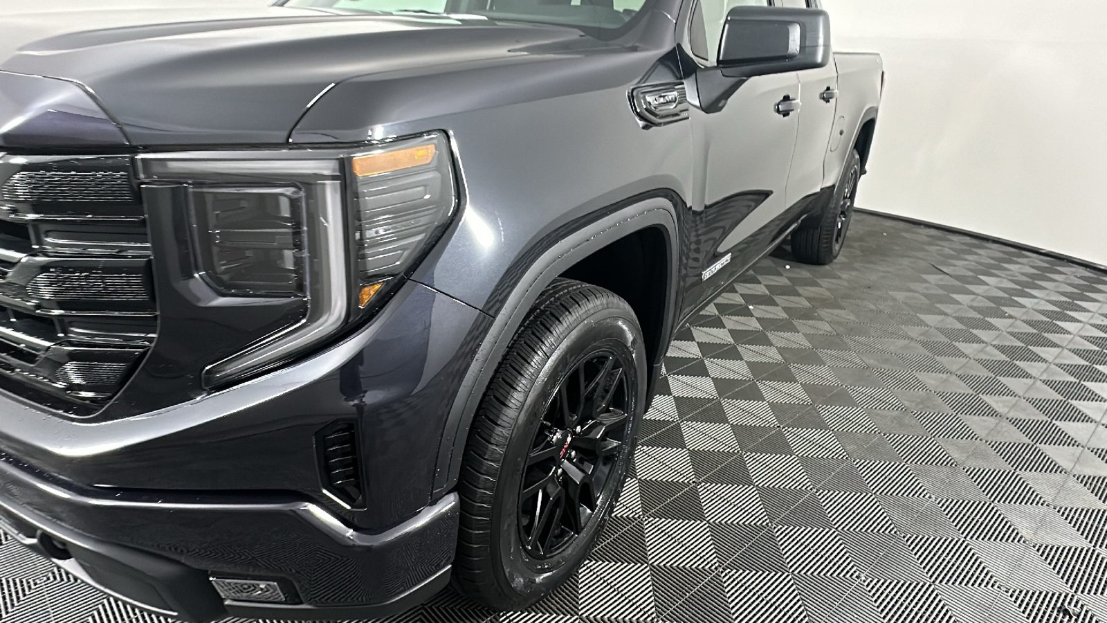 2025 GMC Sierra 1500 Elevation 7