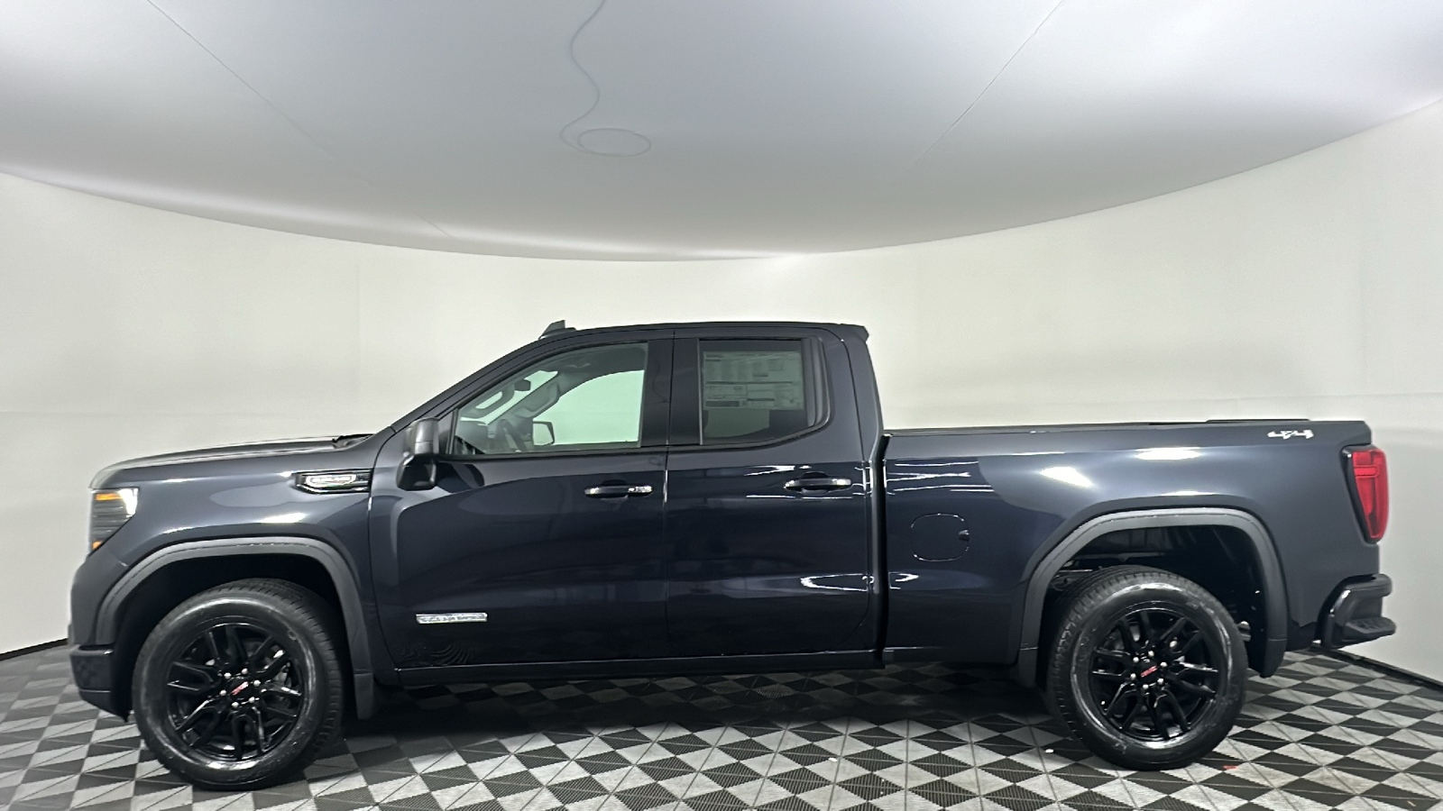 2025 GMC Sierra 1500 Elevation 9