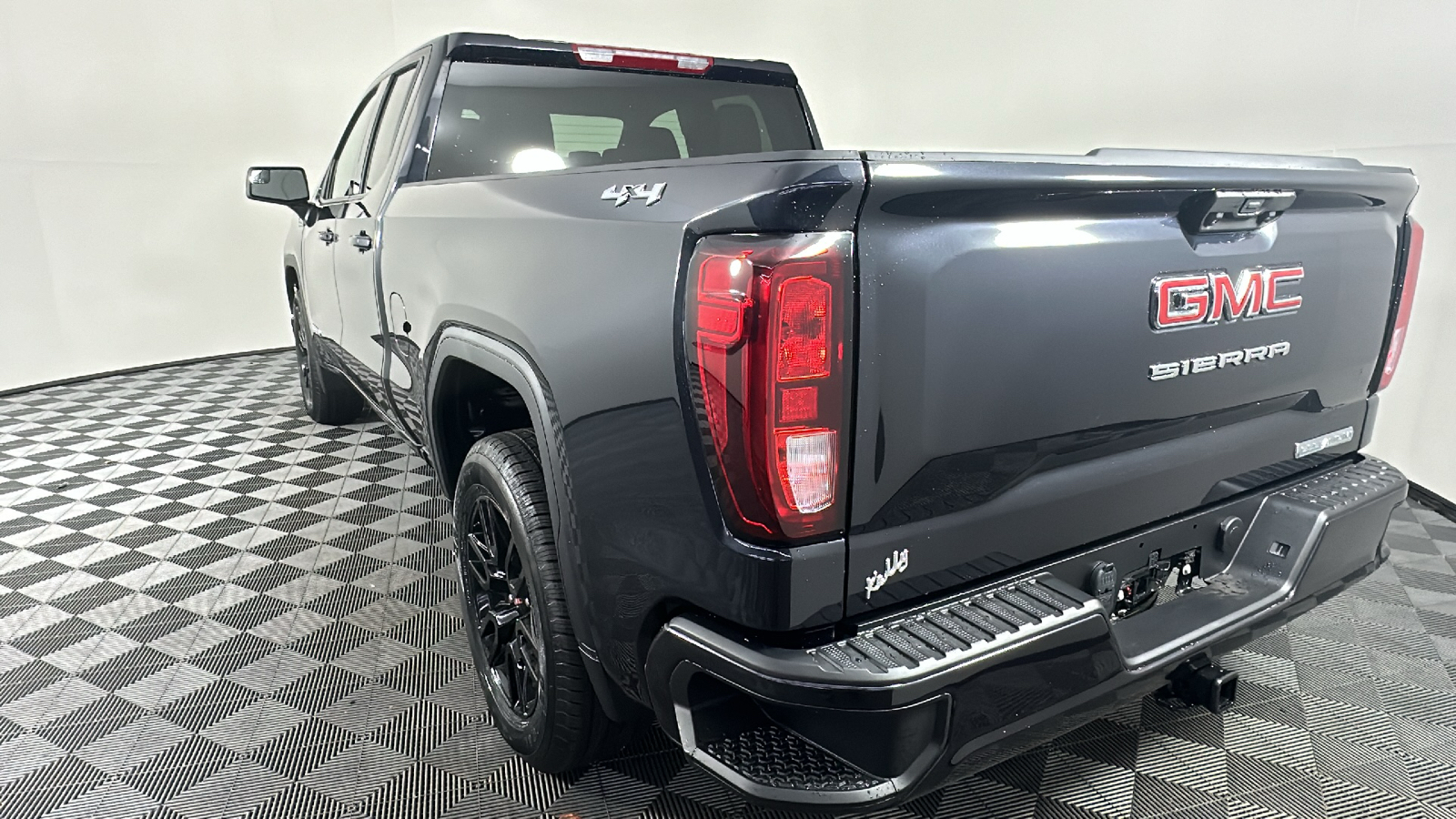 2025 GMC Sierra 1500 Elevation 10