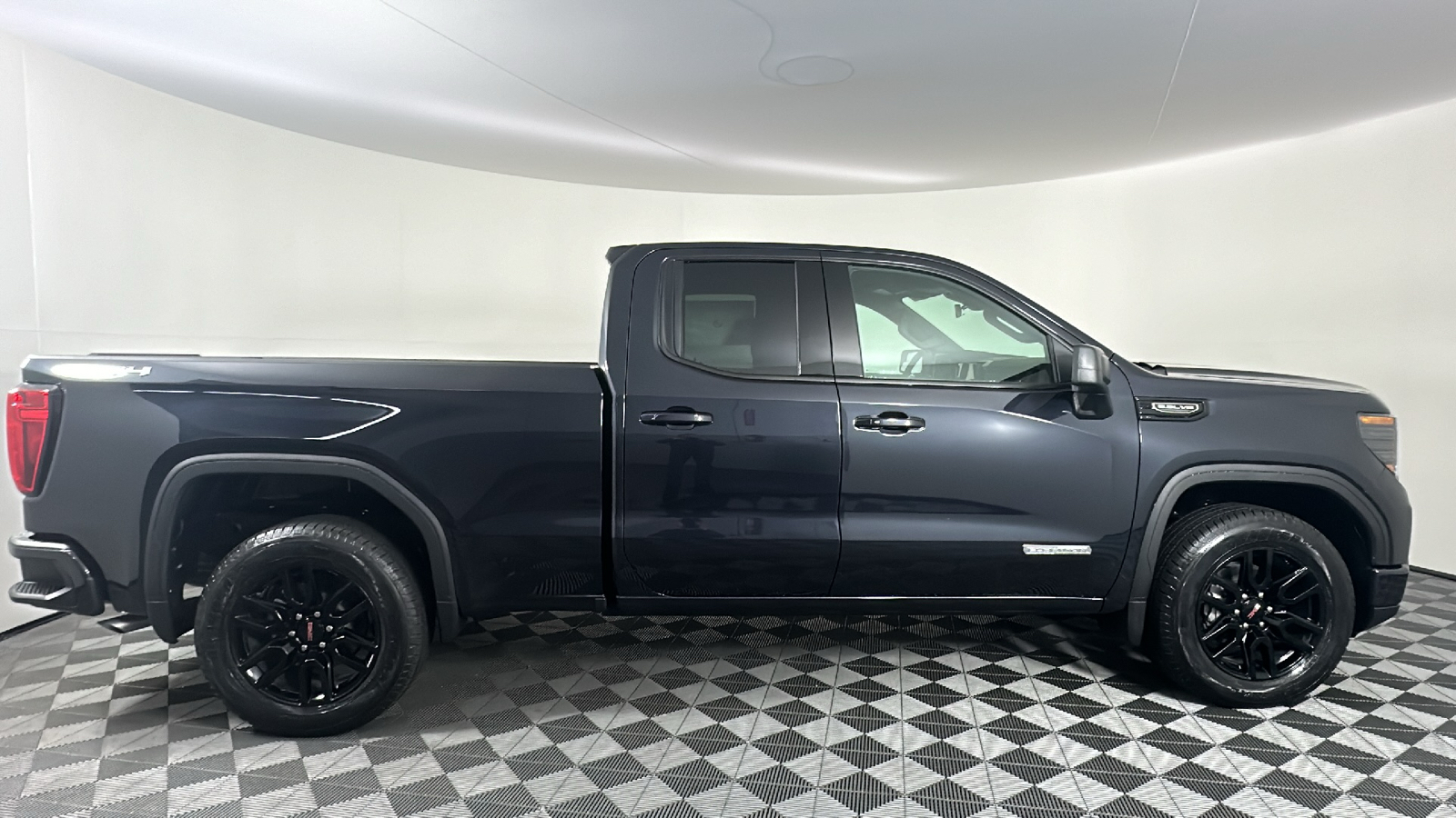 2025 GMC Sierra 1500 Elevation 21