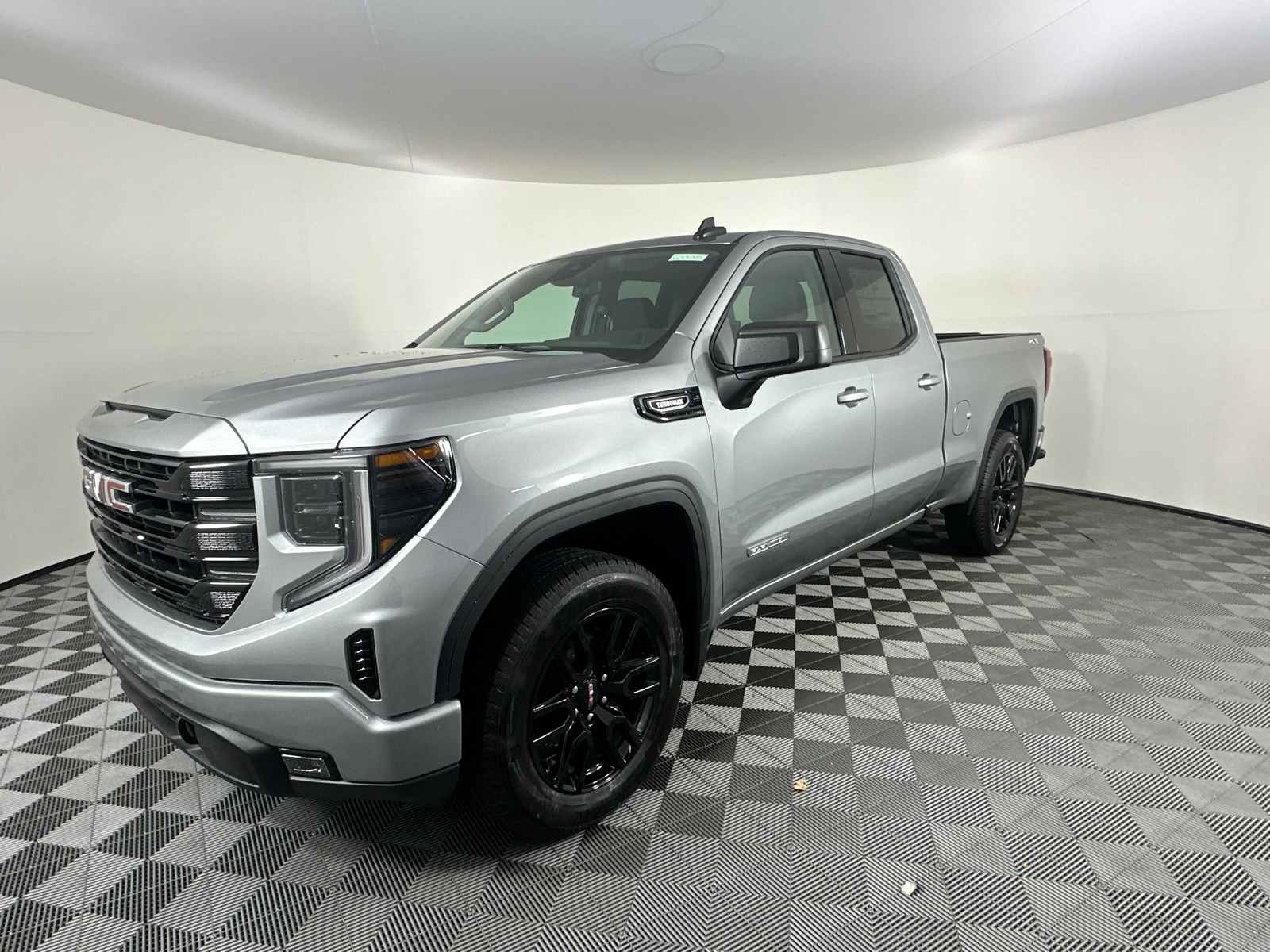 2025 GMC Sierra 1500 Elevation 4