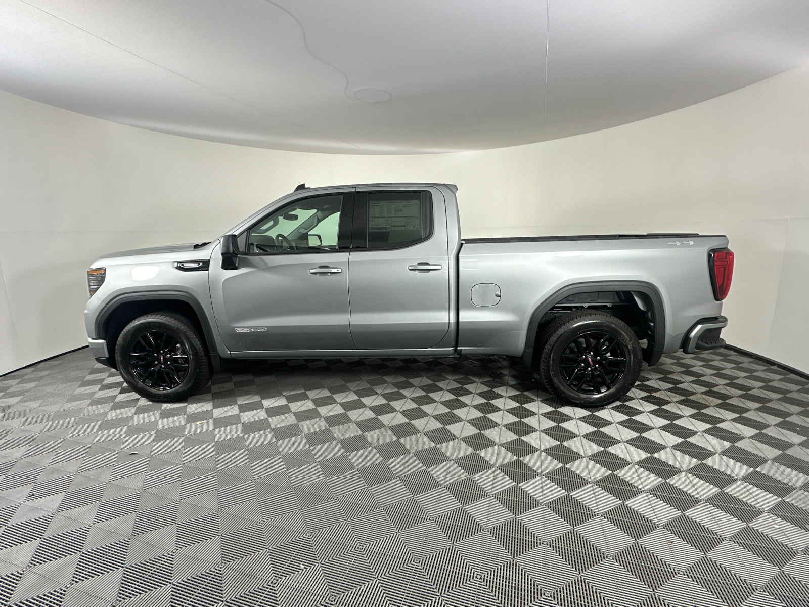 2025 GMC Sierra 1500 Elevation 8