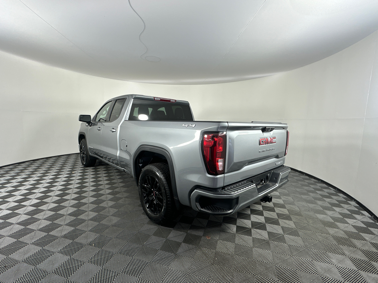 2025 GMC Sierra 1500 Elevation 10