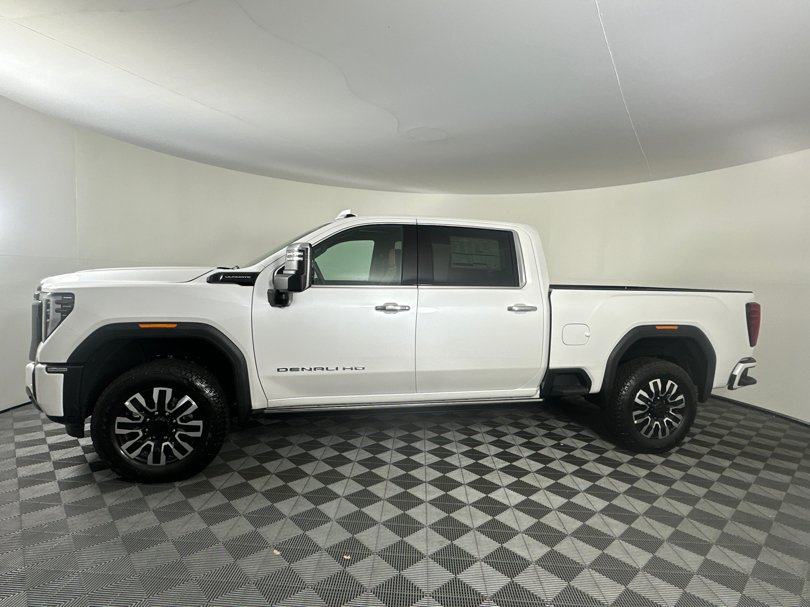 2025 GMC Sierra 2500HD Denali Ultimate 9