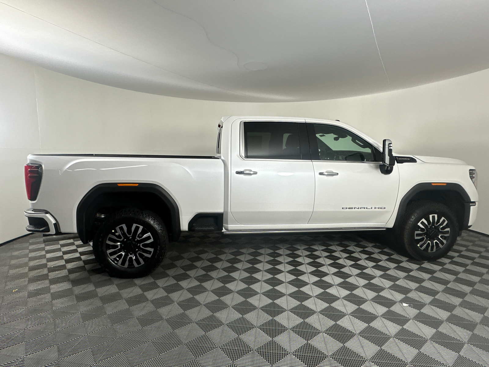 2025 GMC Sierra 2500HD Denali Ultimate 22