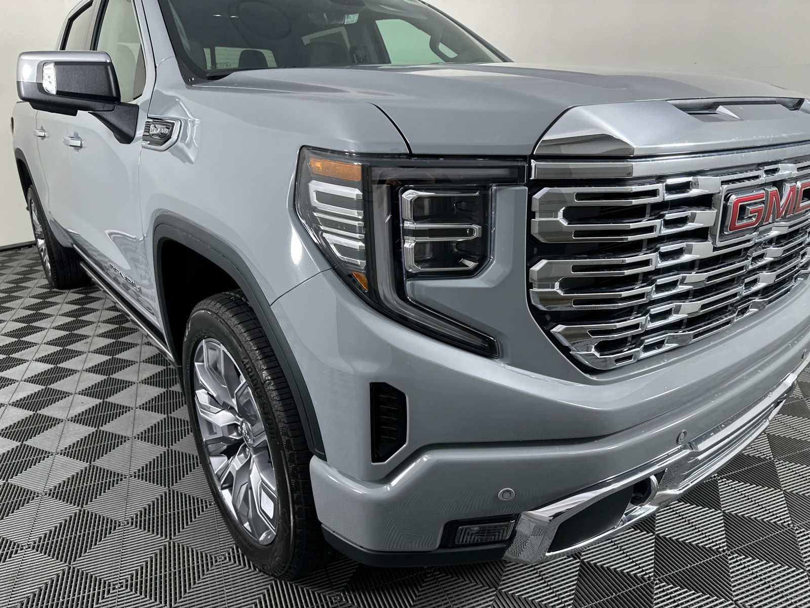 2025 GMC Sierra 1500 Denali 2