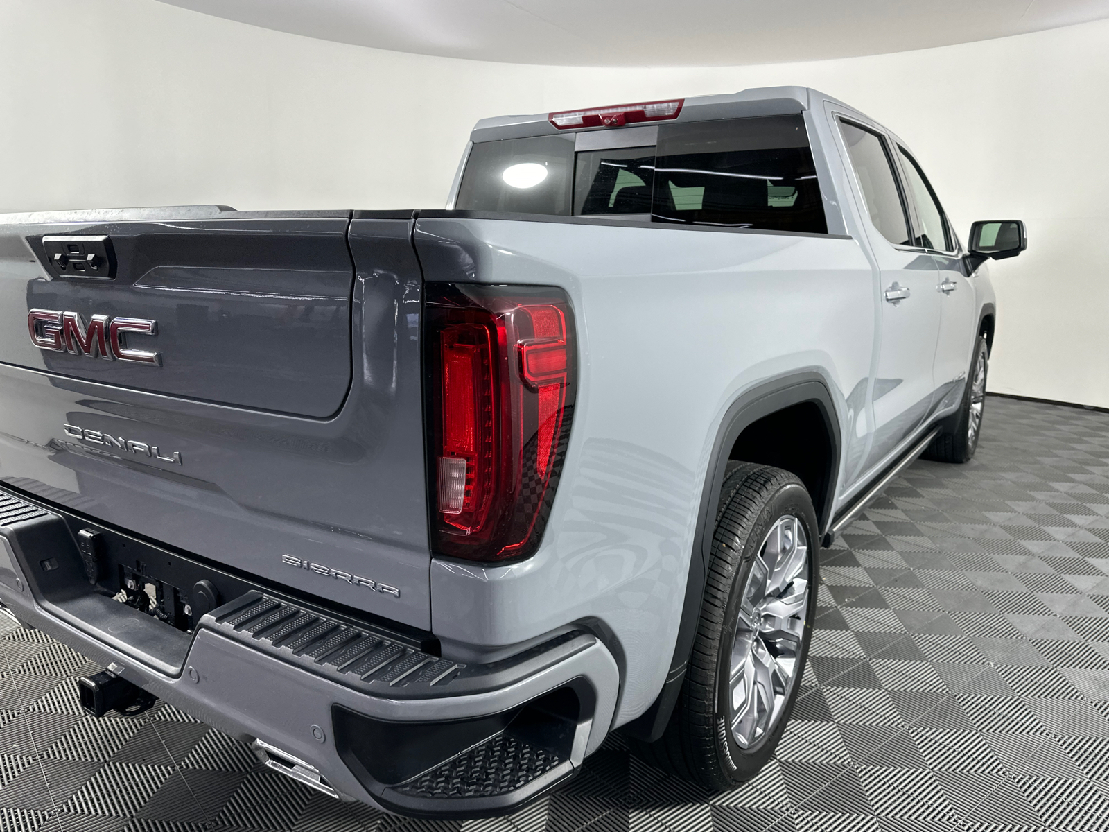 2025 GMC Sierra 1500 Denali 18