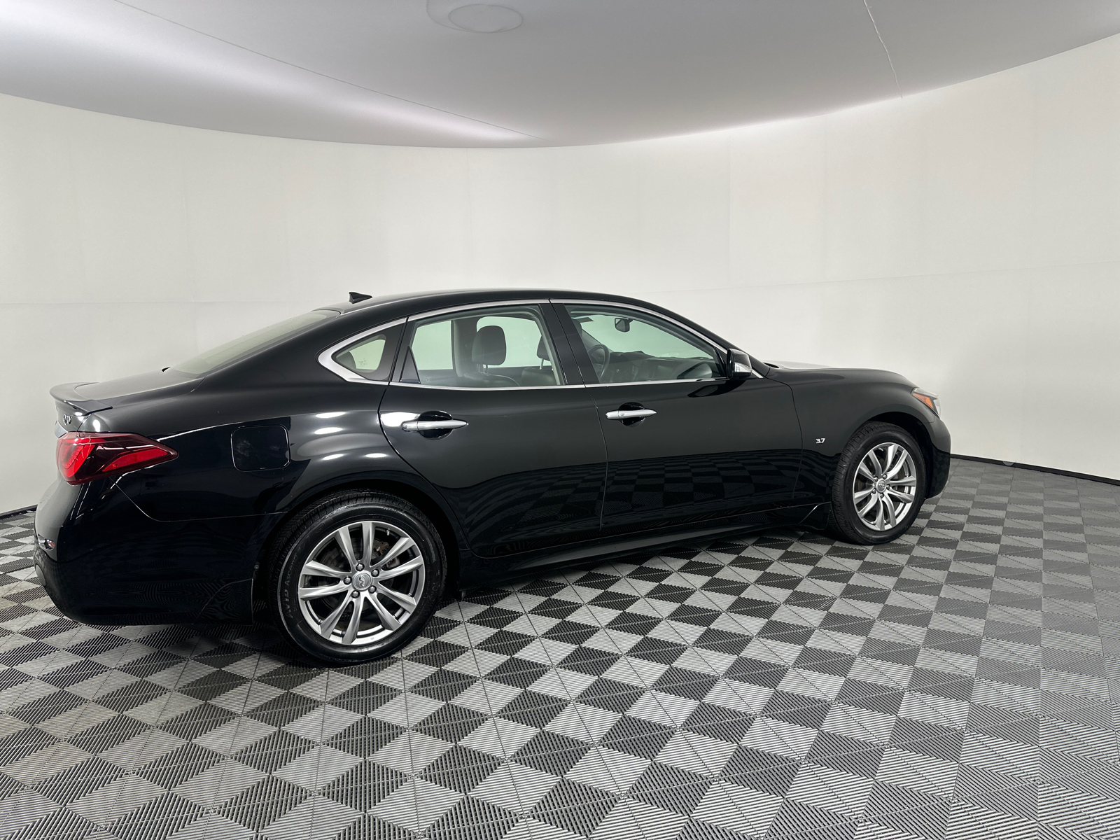 2019 INFINITI Q70 3.7X 20