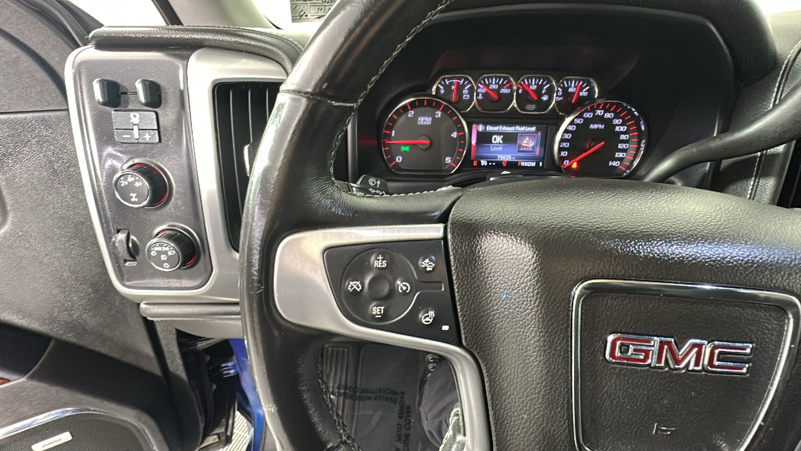 2015 GMC Sierra 2500HD SLT 38