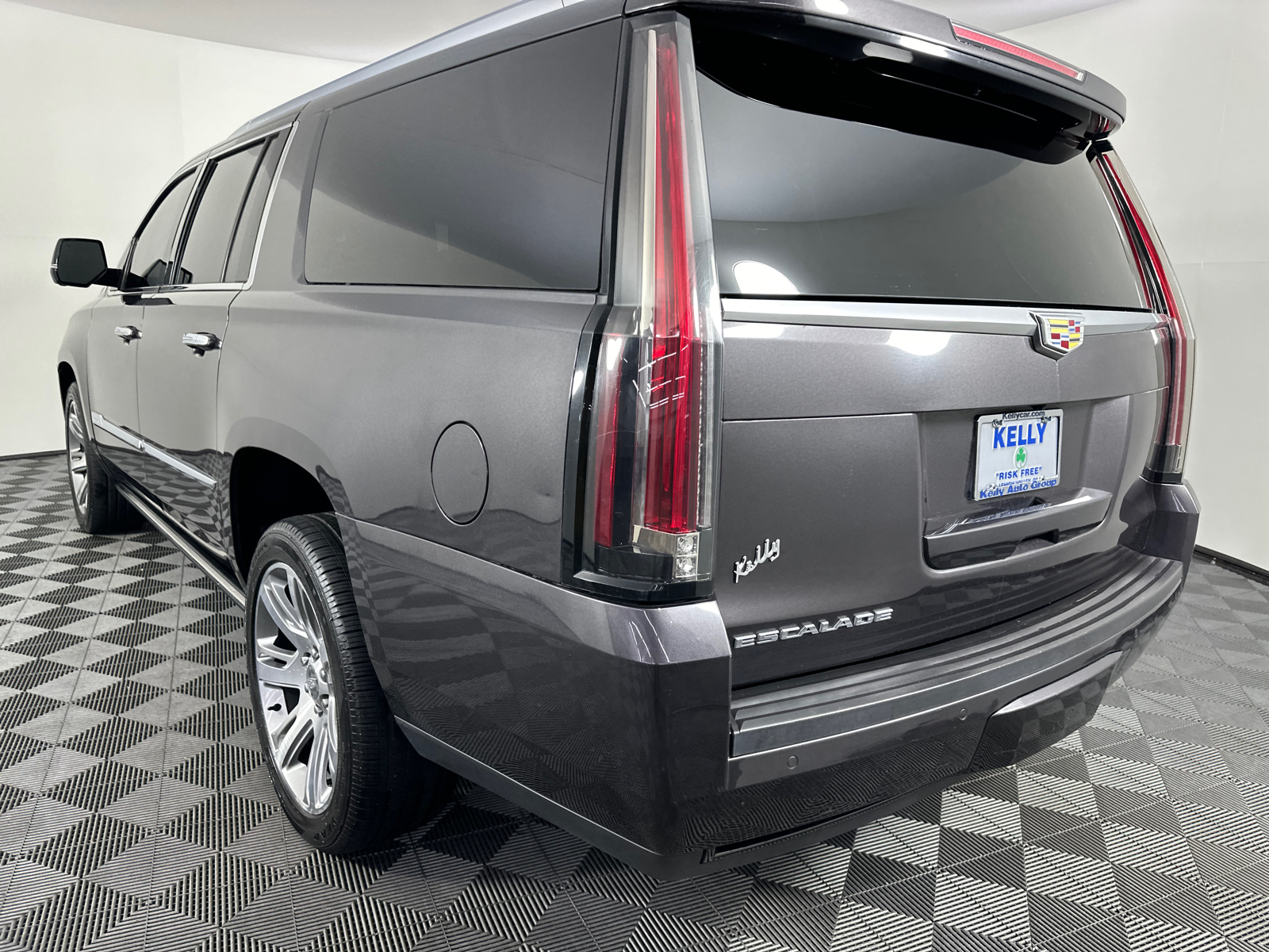 2015 Cadillac Escalade ESV Premium 11