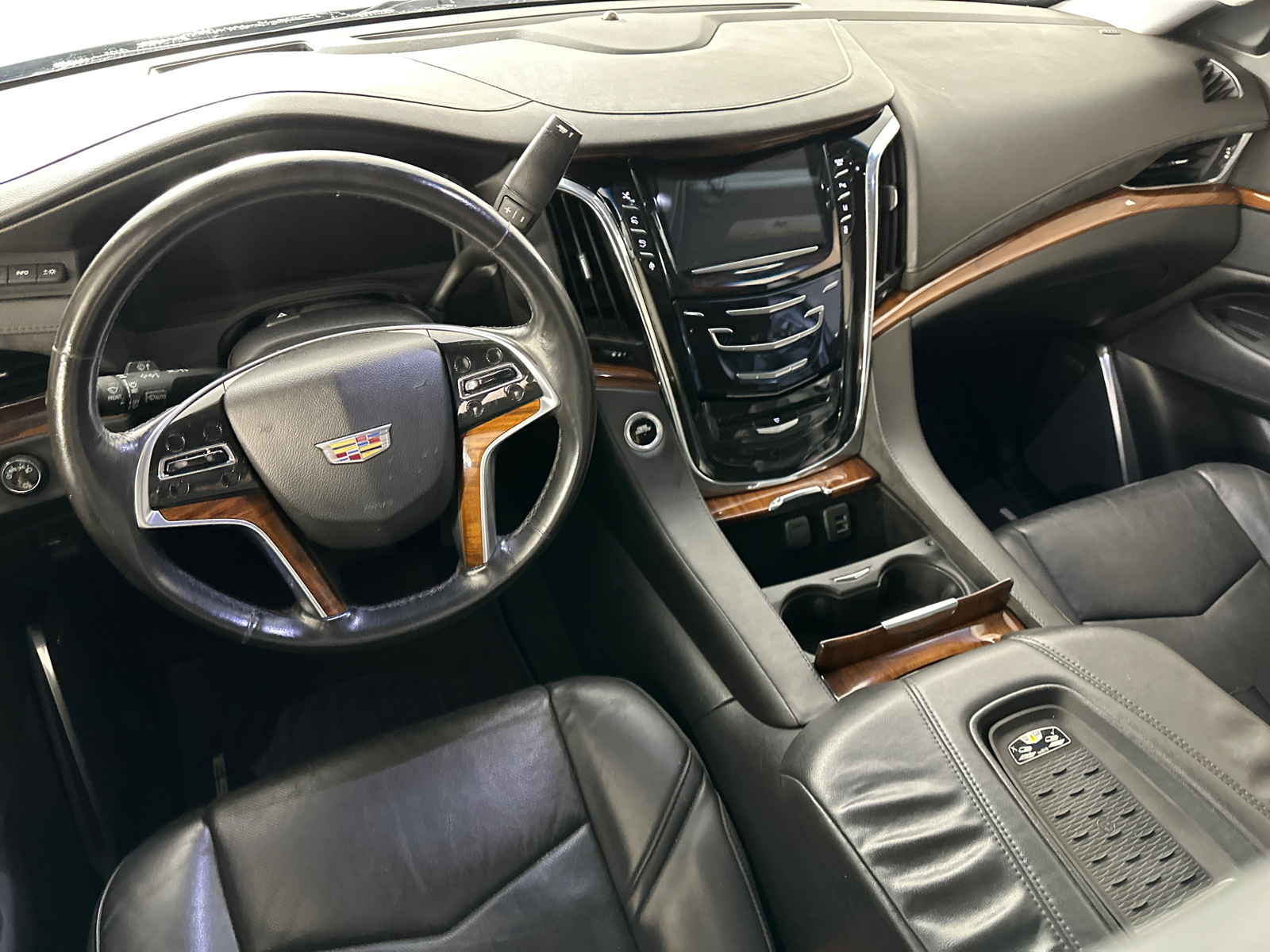 2015 Cadillac Escalade ESV Premium 28