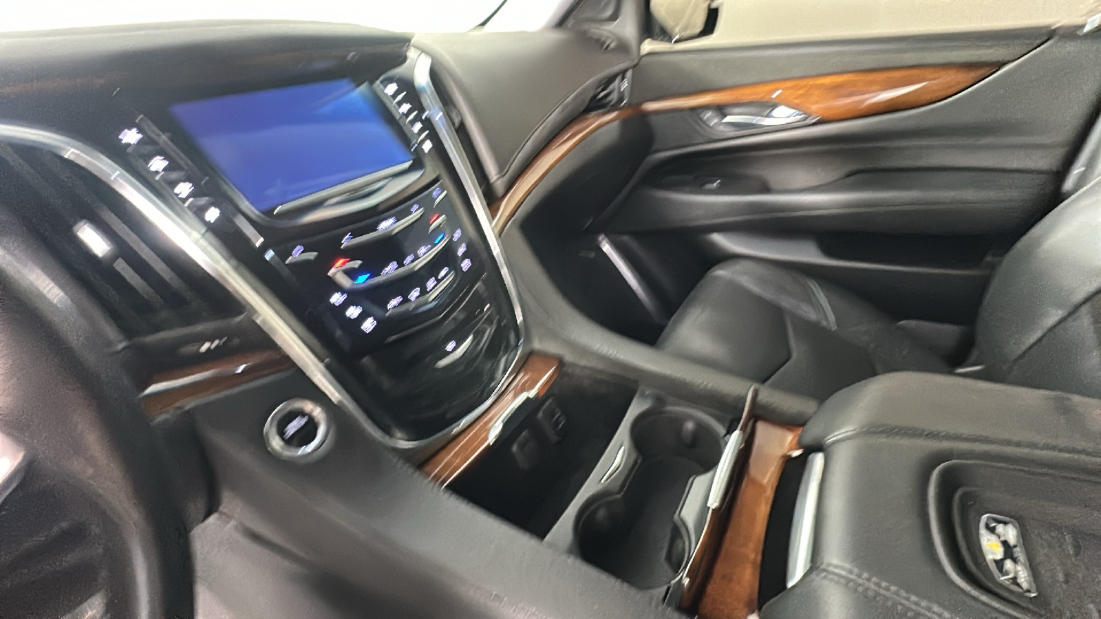 2015 Cadillac Escalade ESV Premium 34