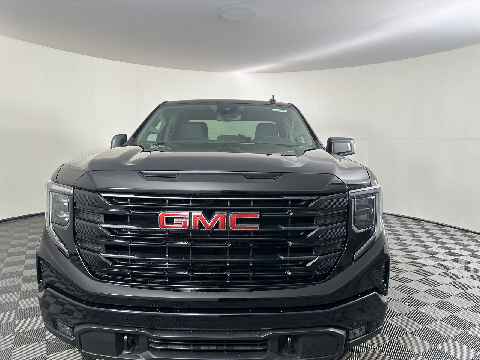 2025 GMC Sierra 1500 Elevation 4